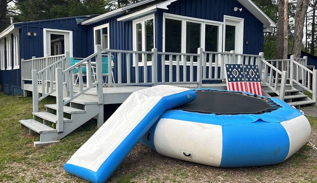 Private cabin/beach and lake check out water sports all included