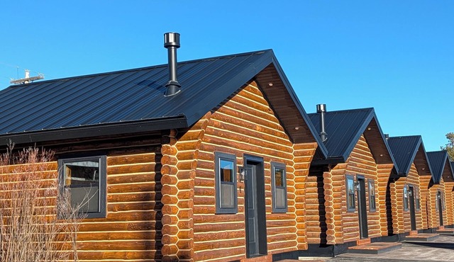 Private Cabin. Cozy with elevated comforts. Perfect for individuals or couples