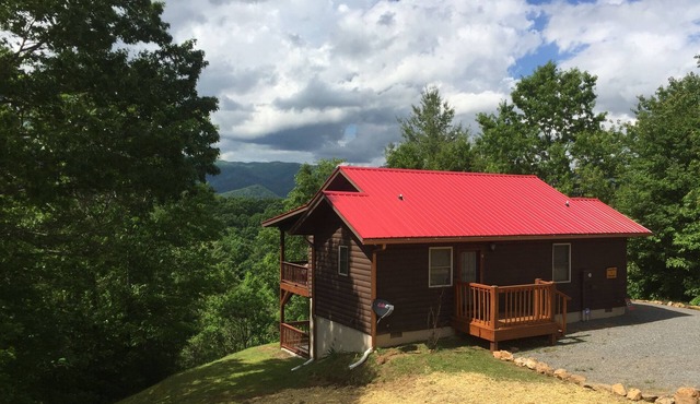 Private Cabin Getaway- Long Range Mountain View’s!