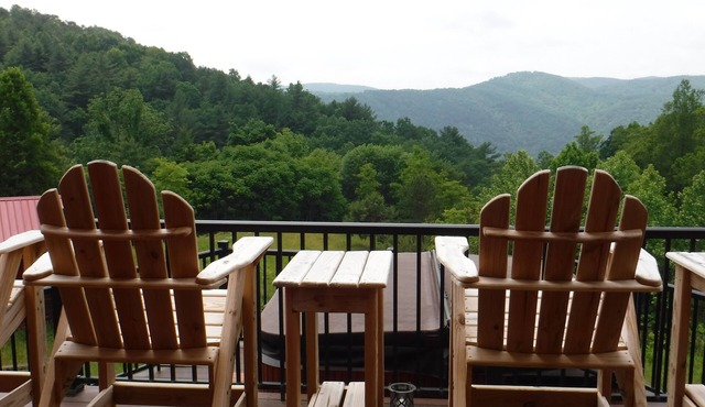 Private Cabin, Great Views, Hot Tub, WiFi, Fireplace