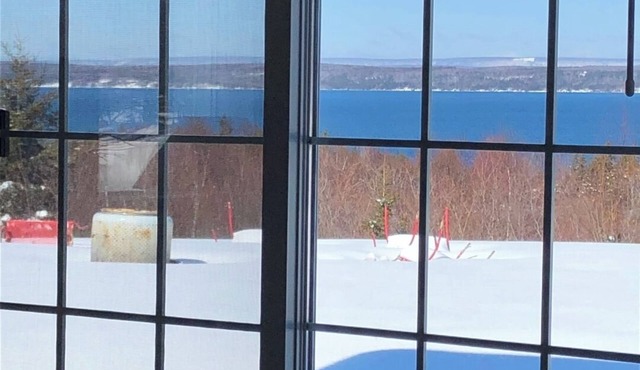 Private cabin in Boisdale. Perfect getaway for the whole family with a view!