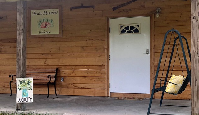 Private cabin in the Ozarks. Close to Mountain View, ATV trails, caves, fishing