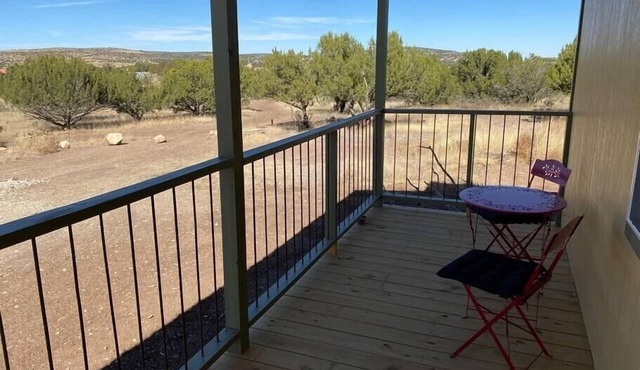*Private 'Cabin In the Woods' - Sleeps 4 w/PORCH