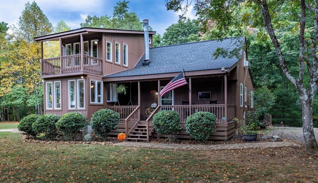 Private cabin, nearby wineries, SNP, Massanutten water park, antique shopping