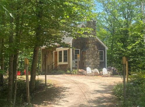 Private Cabin on 1.7 acres w/Fireplace White Mtns