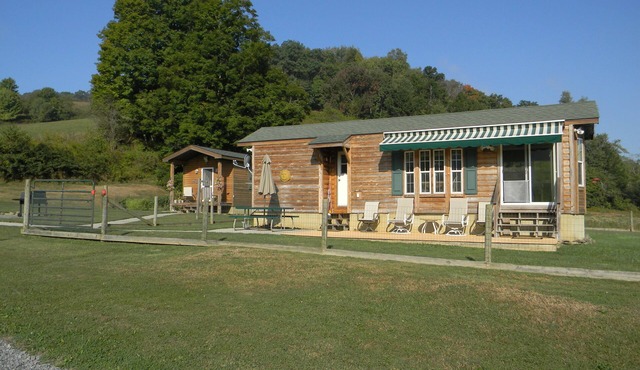 Private Cabin On 40+ Acres. Pets Allowed