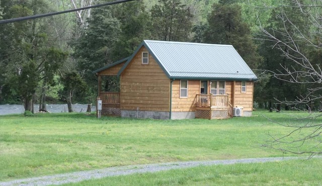 Private Cabin on Watauga River Tri-Cities, TN. 1000 feet of private river front!
