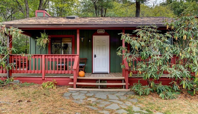 Private Cabin Rental with Wood-Burning Fireplace in Canadensis, Pennsylvania