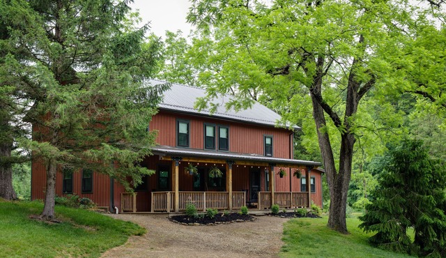 Private Cabin w/Hot Tub. Woods and nature