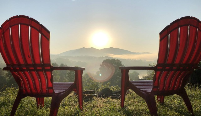 Private Cabin With Lake & Mtn Views, 1 Mile To Lake Access, Convenient Location!