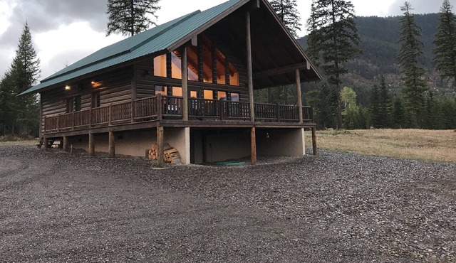 Private Cabin With Mountain Views!