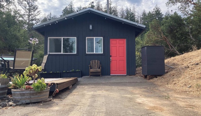 Private Cabin with Views on 16 Acre Estate