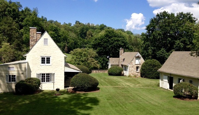 Private Carriage House Compound - Walking Distance to Downtown Hot Springs