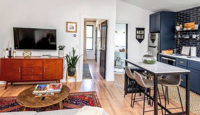 Private Carriage House in Diverse & Historic East Nashville- Minutes to Downtown