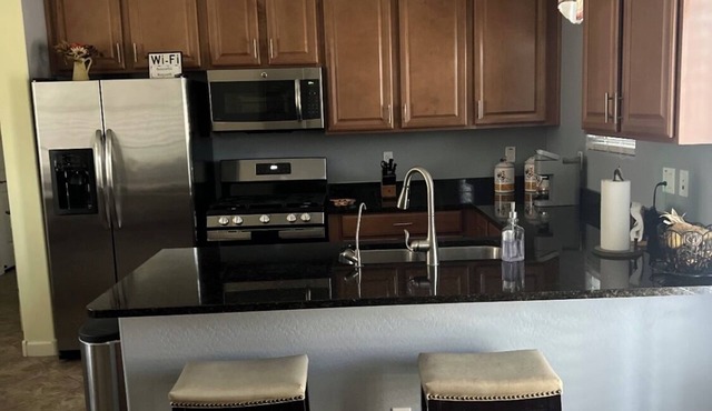 Private Casita. 1 Bedroom, 1 Bath, Full Kitchen, dining. Living room.