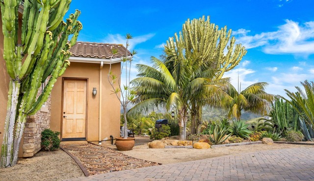 Private Casita close to beaches & hiking