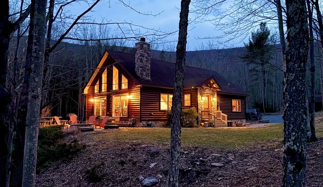 Private Catskills Chalet Hot Tub 4BR Sleeps 8 Near Hunter