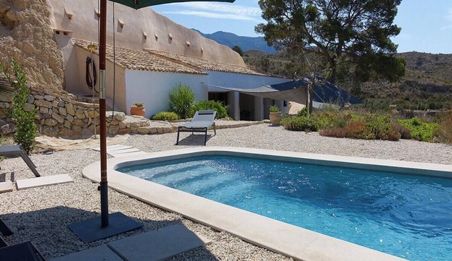 Private Cave Retreat with Pool near Alicante