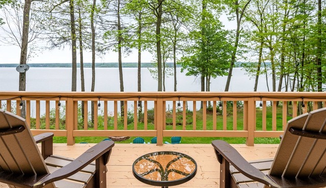 Private Cayuga Lakefront Retreat | Dock/Wine Trail