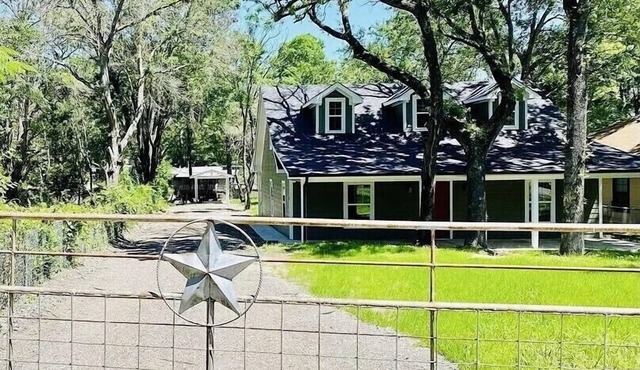Private Cedar Creek Lake House - WATERFRONT! QUIET!n