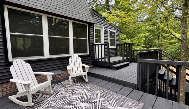 Private Chalet, 3 Queen beds on Trails in Voyager