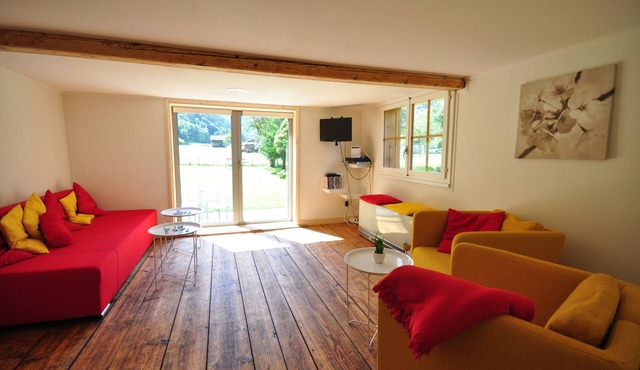 Private chalet. Amazing views. Enclosed garden, safe for children with BBQ