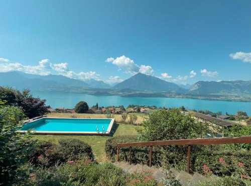 Private Chalet with Pool, Lake & Mountain Views