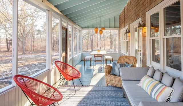 Private Chappaquiddick Retreat with Large Screened in Porch. Minutes from Beach!