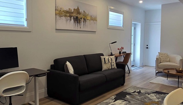 Private clean and cozy studio in home in Guelph