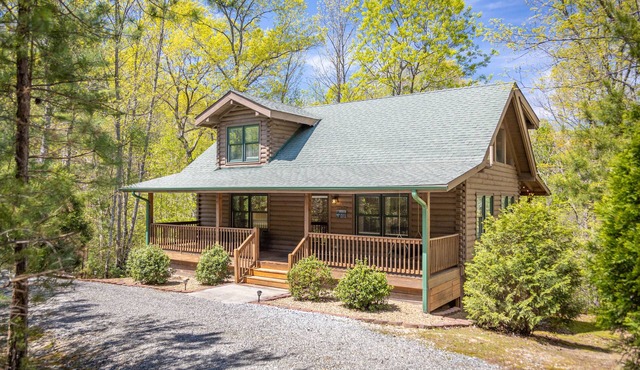 Private & clean. Enjoy the beauty of Lake James & Western North Carolina!