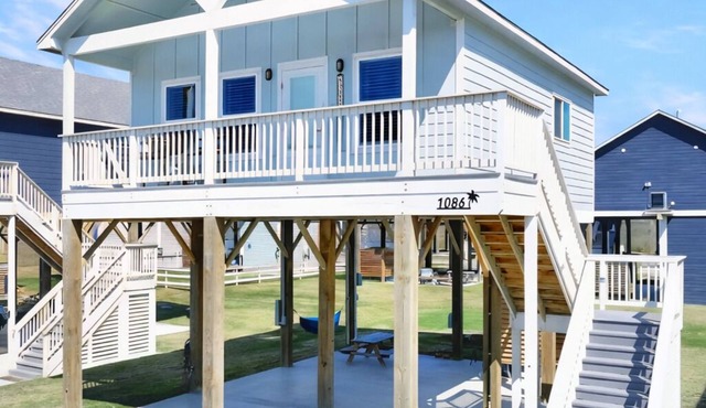 Private Coastal Villa Steps from the Beach (2022)