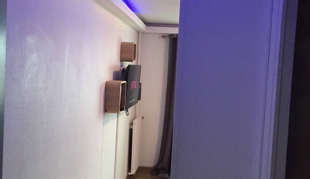 Private cocooning corner 4 min walk from the station