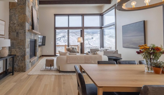 Private Colorado Mountain Retreat. 5BR Home + Guest House