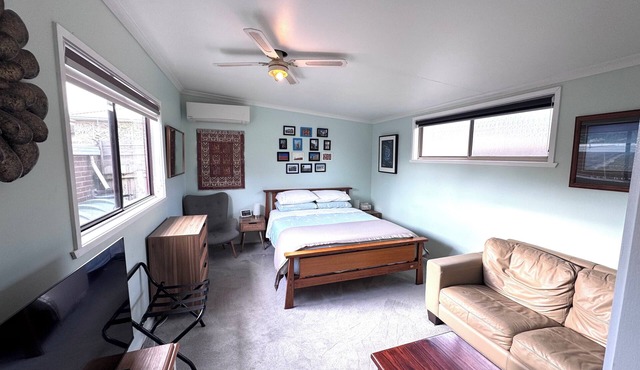 Private Comfortable bungalow for 2