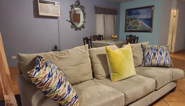 PRIVATE, COMFORTABLE & SPACIOUS! NEAR THE MARINA, BEACHES & DOWNTOWN! CONDO 302