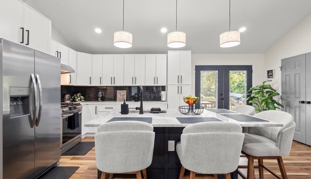 Private Compound 2 Homes Sleeps 10+