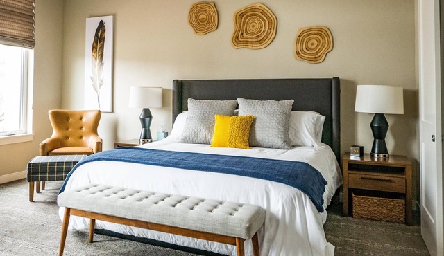 Private Condo, stunning 4 bedroom, direct access to Bear Lake