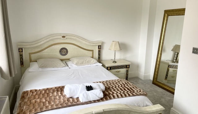 private cosy bedroom in wonderful Tamworth