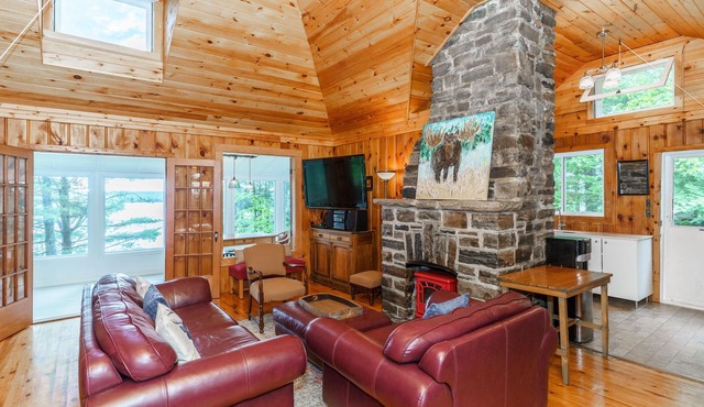 Private Cottage with a Loft on a 3 Lake Chain *Includes a Bunkie*