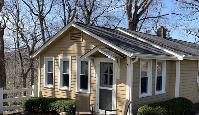 Private cottage close to interstate and shopping.