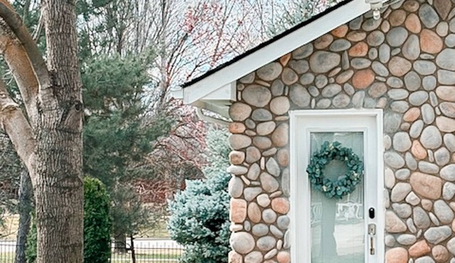 Private Cottage - 1 BD, 1BA + Kitchen + TV Room - Eagle, ID