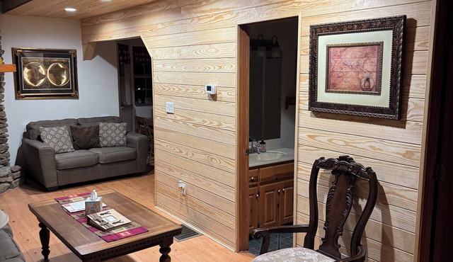 Private Cottage at Lake Cumberland Resort- a gated lakefront Community