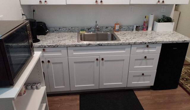 Private cottage by SeaTac airport with WiFi