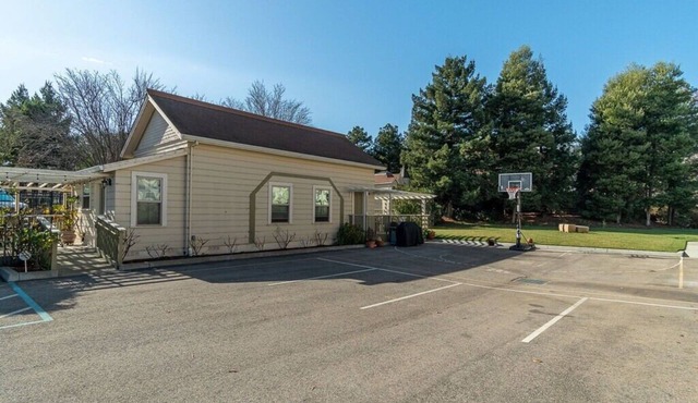 Private Cottage near Monterey & Carmel + Patio