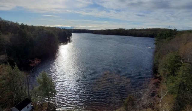 Private Cottage on a lovely small lake in the heart of Muskoka