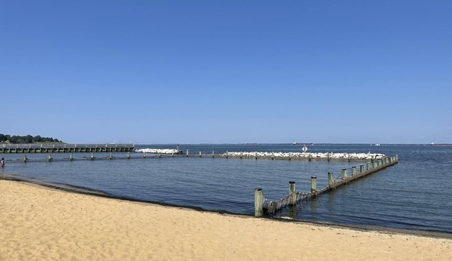 Private Cottage on gated estate