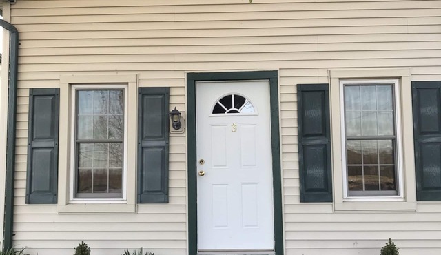 Private Cottage on horse farm easy access Gettysburg, Hershey, York Harrisburg