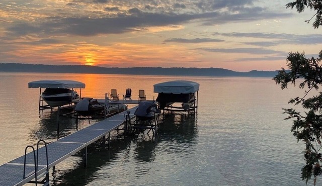 Private Cottage on TORCH LAKE! Now booking for Spring and Summer!