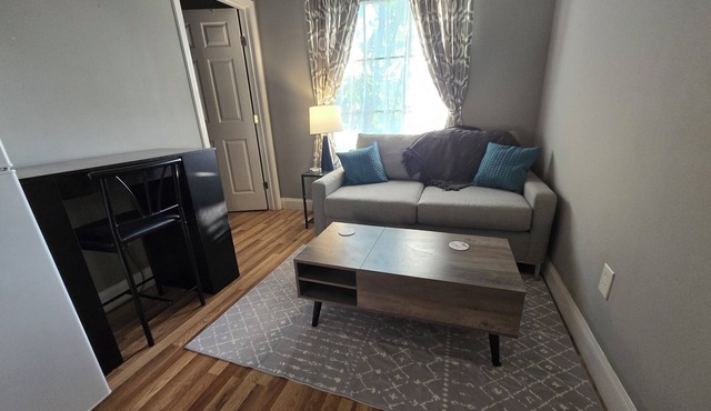 Private Cottage Pad - Weekly or Monthly