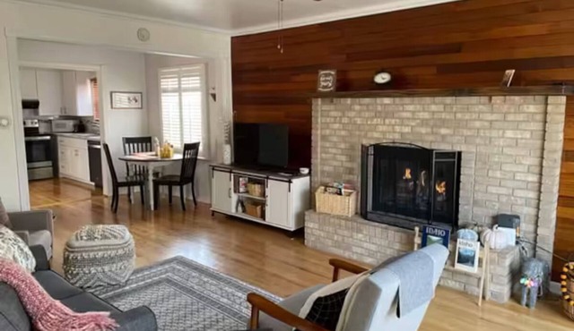 Private Cottage Retreat in the Heart of the West